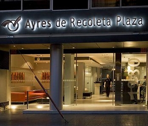 !!!ARG BUE Ayres Reco Plaza front.jpg (71485 bytes)