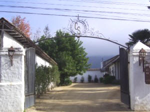 CH-Casa_Silva_entrance_new.jpg (23084 bytes)