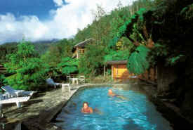 !!!CH Puyuhuapi thermal pool N.jpg (24634 bytes)