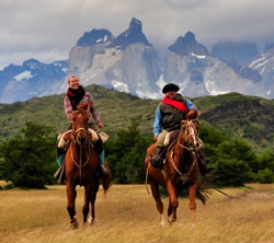 !!!CHI PAT Horseback riders.jpg (56462 bytes)