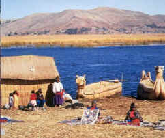 !!!PE-Puno-Uros.jpg (31615 bytes)