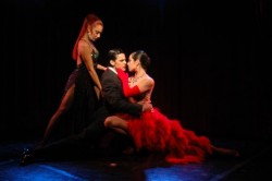 !BUE Rojo Tango zum-S.jpg (7394 bytes)