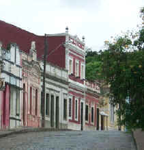 BR-Olinda-street.jpg (275346 bytes)