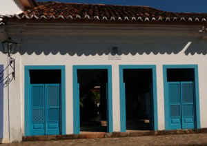 !!BRA Paraty Turquesa bldg vu.jpg (50930 bytes)