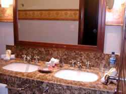 !!!SSA Amarelindo bathroom.jpg (32231 bytes)