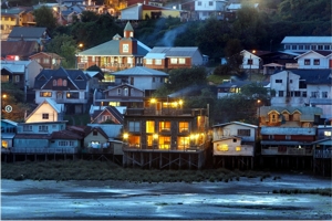 !!!CHI CHILOE PALAFITO 1326 nite vista.jpg (69831 bytes)